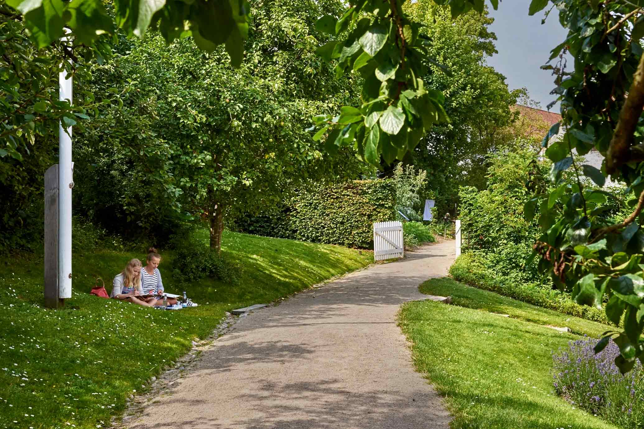 Frk. Wahlstrøms have